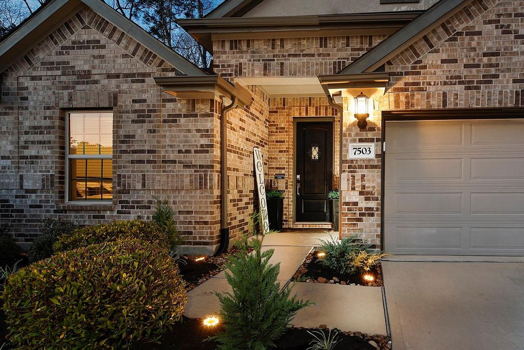 Photo of 7503 Enchanted Rock Court, Porter, TX 77365 (MLS # 92751369)