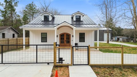 Homes For Sale - 630 & 610 S Railroad Avenue<br/> Shepherd, TX 77371