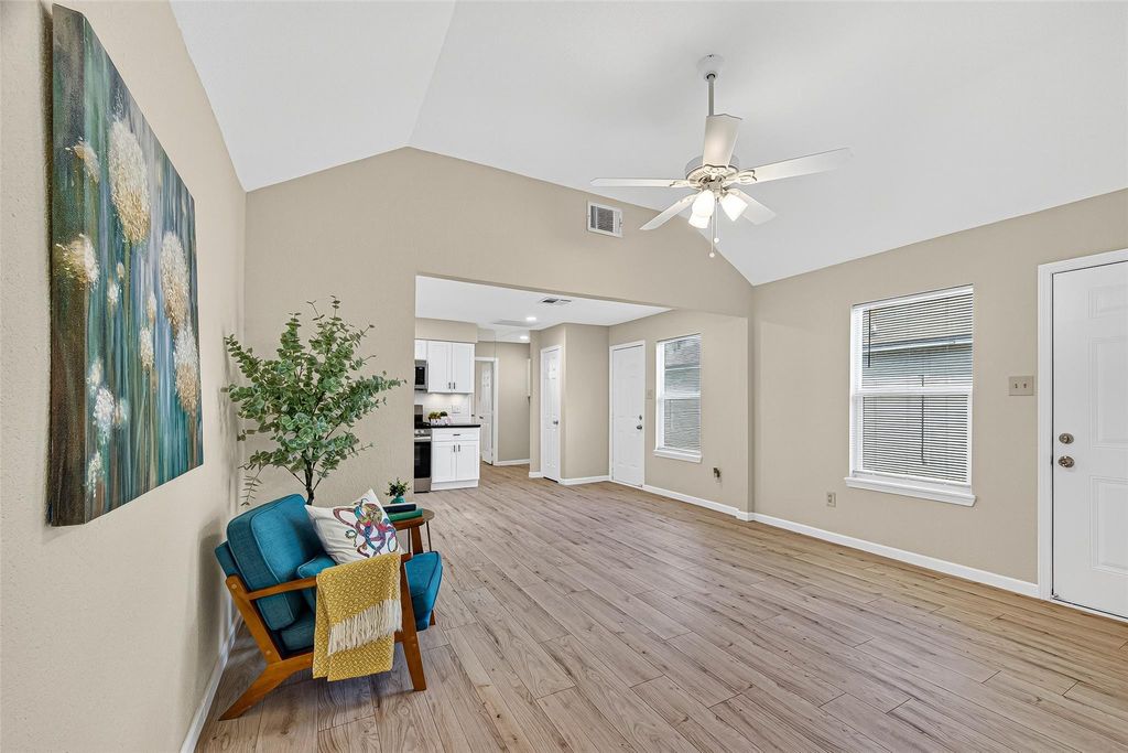 Photo of 13822 Northlake Drive, Houston, TX 77049 (MLS # 83228327)