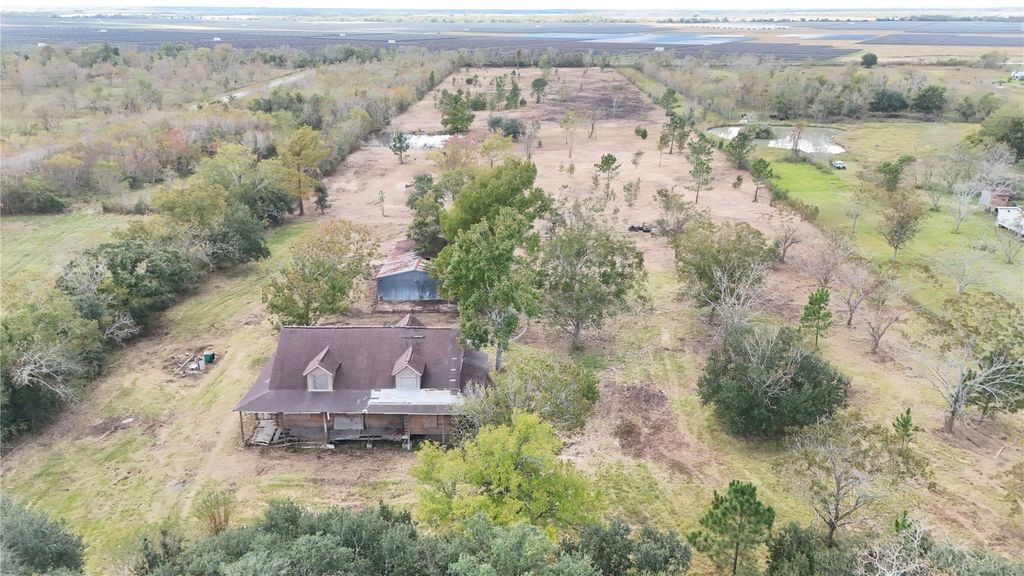 Photo of 1914 1st Street, Liverpool, TX 77577 (MLS # 79396935)