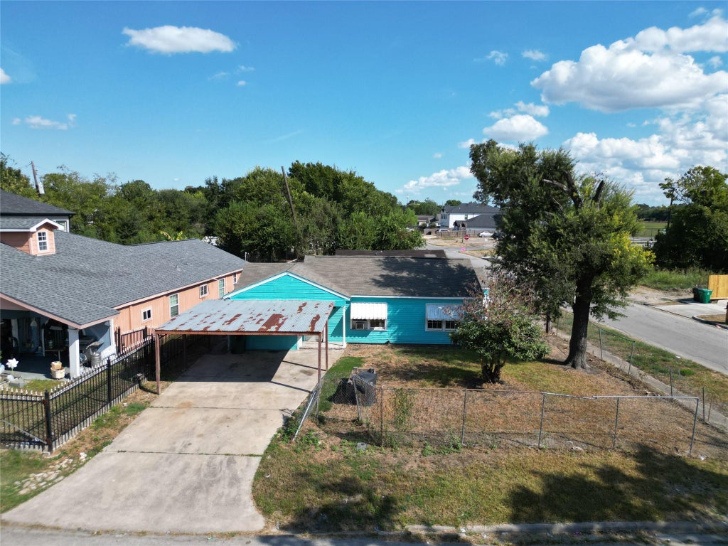 Photo of 7355 Iwo Jima Road, Houston, TX 77033 (MLS # 16625797)