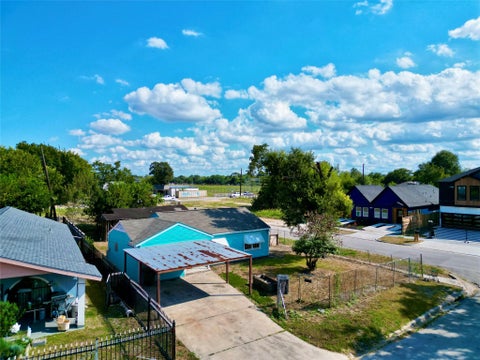 Photo of 7355 Iwo Jima Road, Houston, TX 77033 (MLS # 16625797)