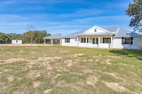 725 Private Road 1581 Hallettsville TX 77964