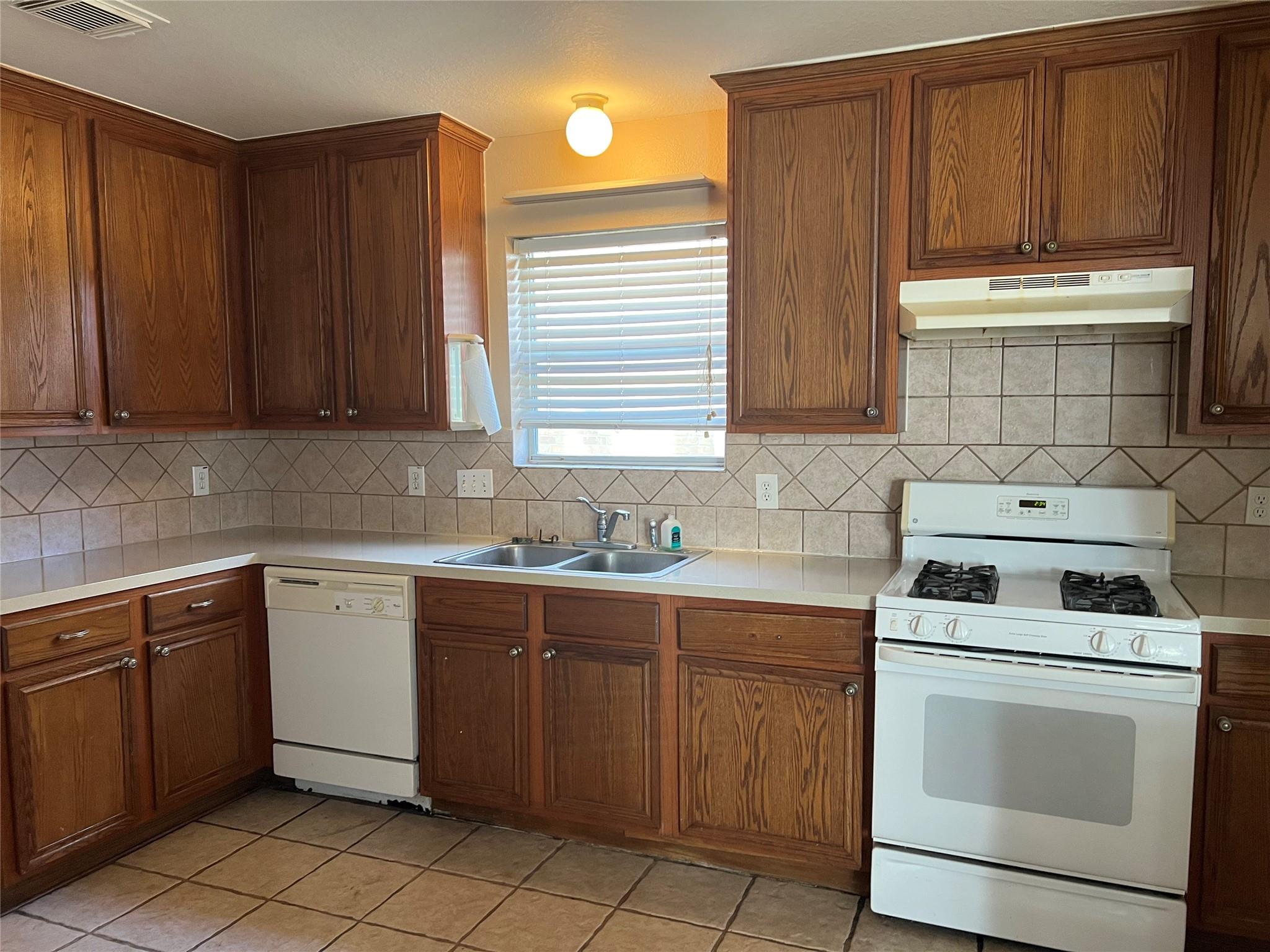 3223 Amber Meadow Drive