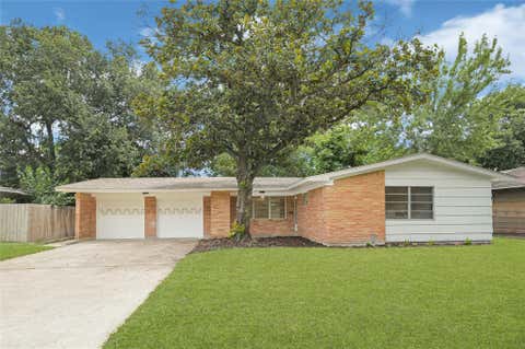 Photo of 914 Peach Spring Drive, Houston, TX 77088 (MLS # 37141106)