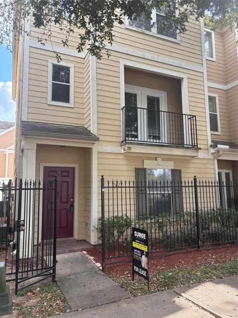 Photo of 1417 Paige Street, Houston, TX 77003 (MLS # 89437158)