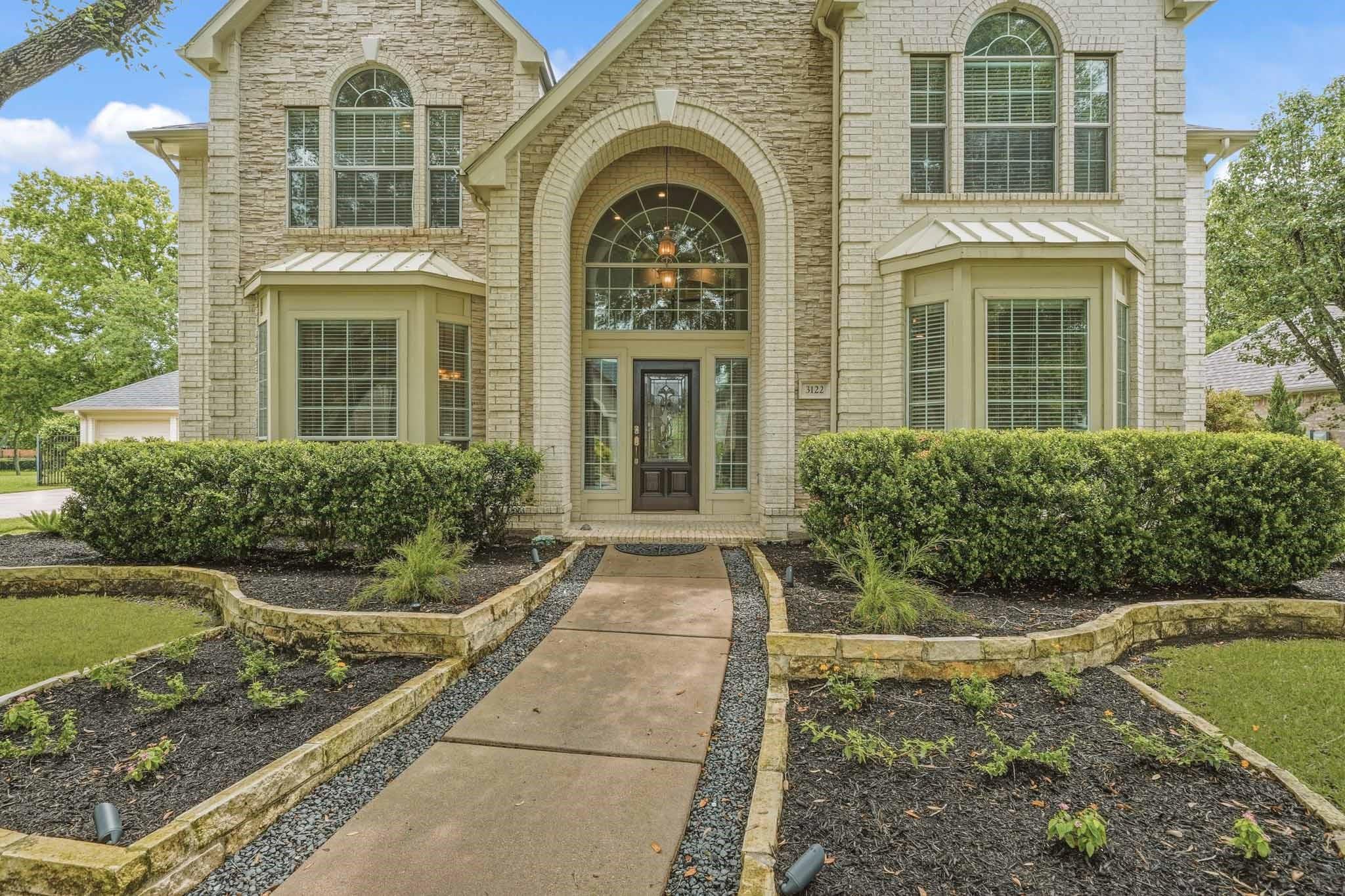 3122 Waters Lake Bend