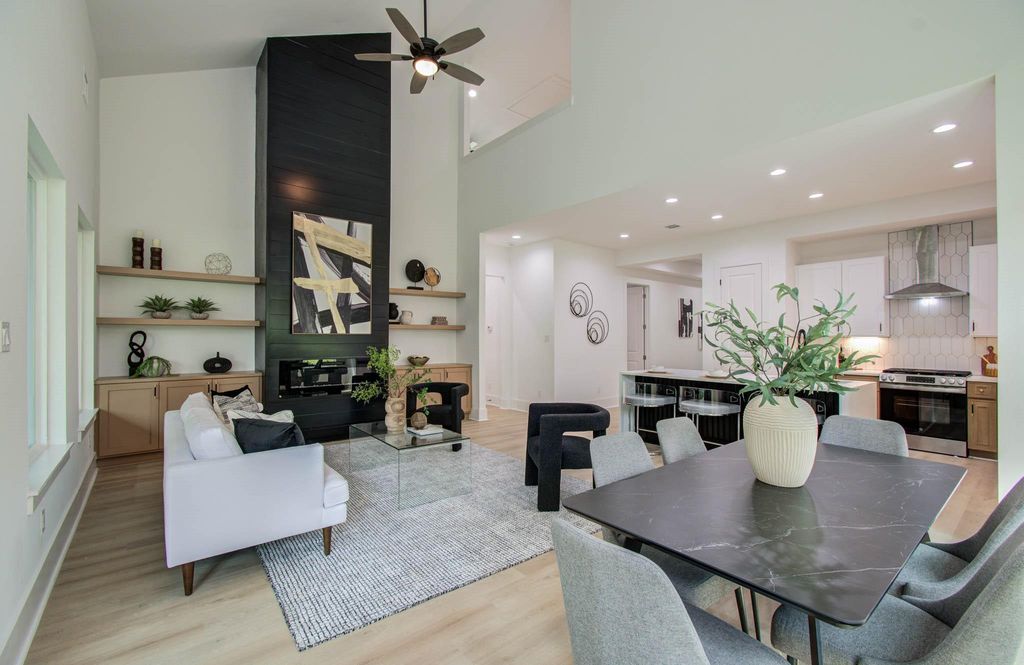 Photo of 1802 Rollingwood Drive, Huntsville, TX 77340 (MLS # 90371131)