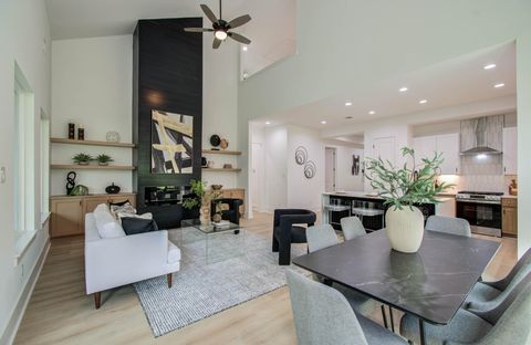 Photo of 1802 Rollingwood Drive, Huntsville, TX 77340 (MLS # 90371131)