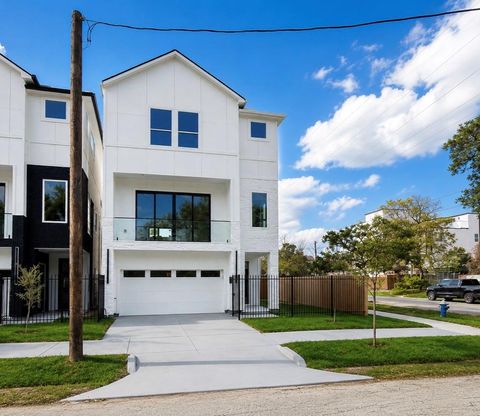 Photo of 3101 Live Oak Street, Houston, TX 77004 (MLS # 43948405)