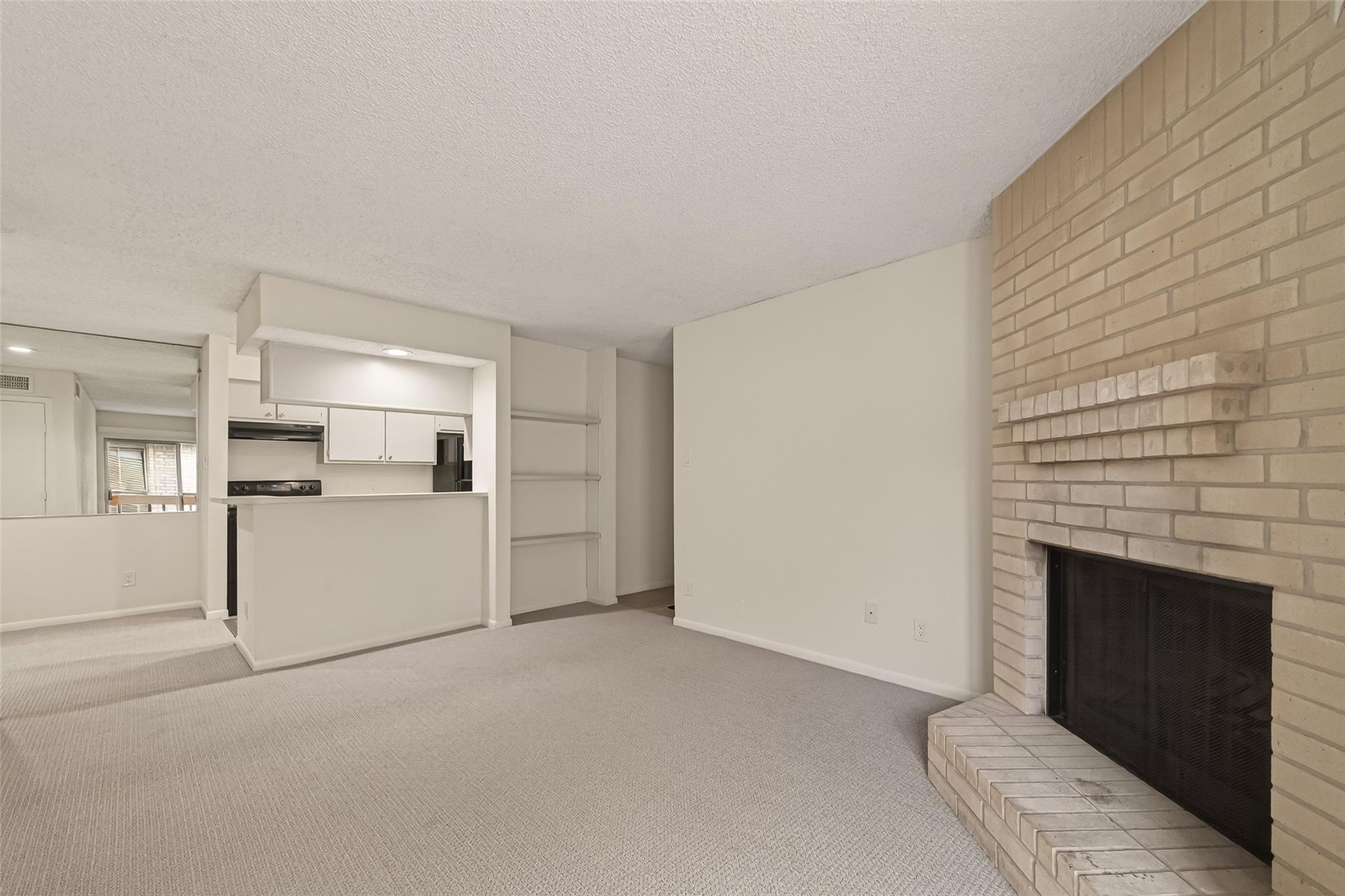 3919 Fairmont Parkway 240