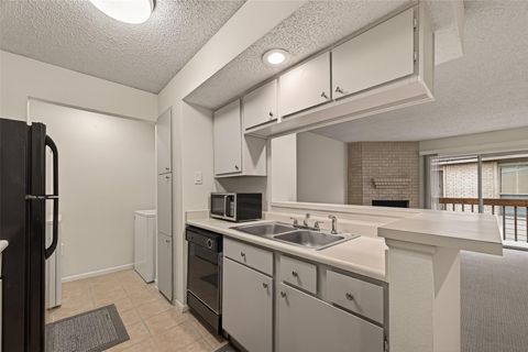 Tiny photo for 3919 Fairmont Parkway #240, Pasadena, TX 77504 (MLS # 13386745)