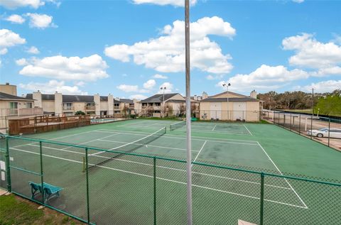 Tiny photo for 3919 Fairmont Parkway #240, Pasadena, TX 77504 (MLS # 13386745)