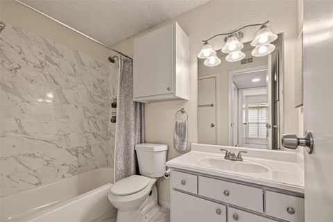 Tiny photo for 3919 Fairmont Parkway #240, Pasadena, TX 77504 (MLS # 13386745)