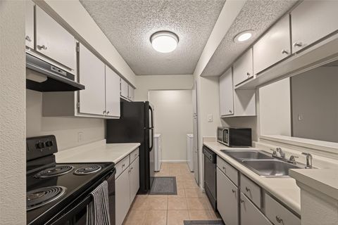 Tiny photo for 3919 Fairmont Parkway #240, Pasadena, TX 77504 (MLS # 13386745)