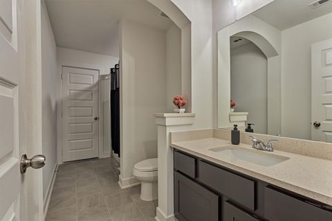 Tiny photo for 407 Tulip Tree Court, Conroe, TX 77318 (MLS # 40212821)