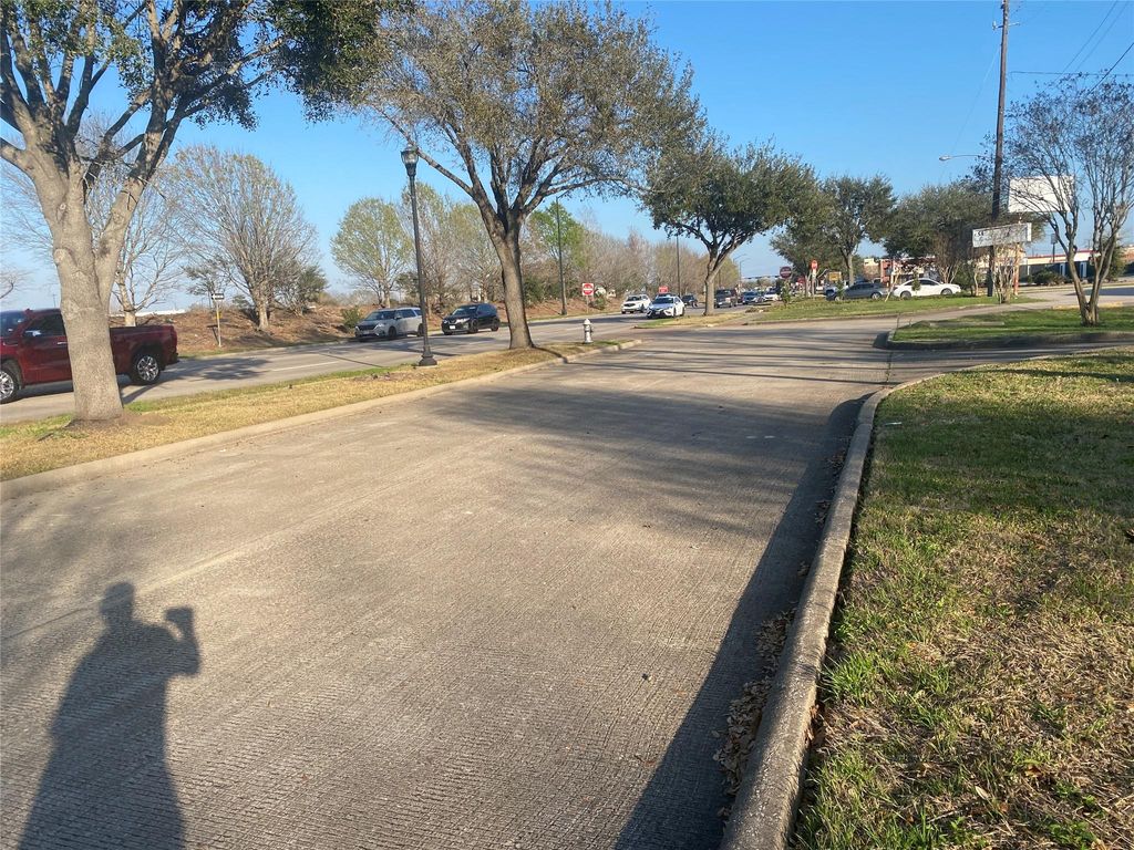 Photo of 3015 N Main Street, Stafford, TX 77477 (MLS # 71031801)