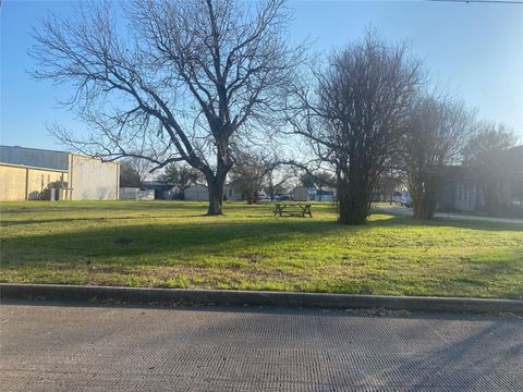 Vacant Land For Sale - 3015 N Main Street<br/> Fort Bend County, Stafford, TX 77477