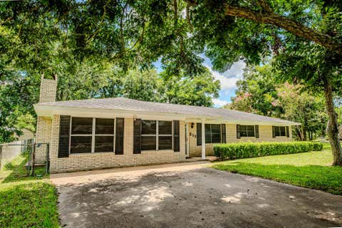 Photo of 212 Avenue B, Brazoria, TX 77422 (MLS # 77967396)