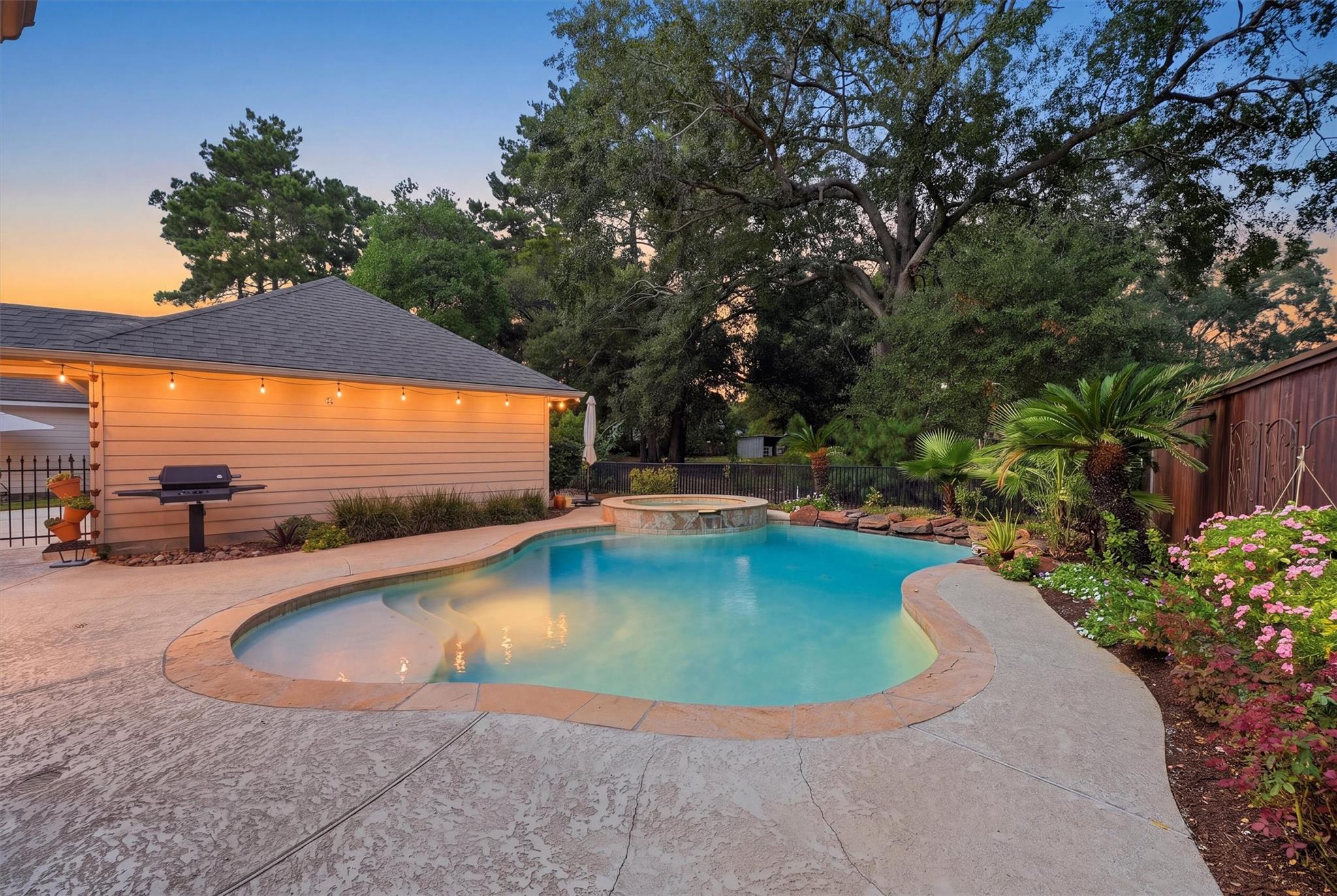 22962 Cayman Estate