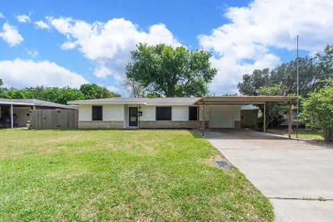 Photo of 525 20th Avenue N, Texas City, TX 77590 (MLS # 88898827)