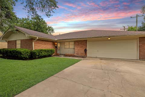 Photo of 2308 Hillcrest Drive, Bay City, TX 77414 (MLS # 59956706)