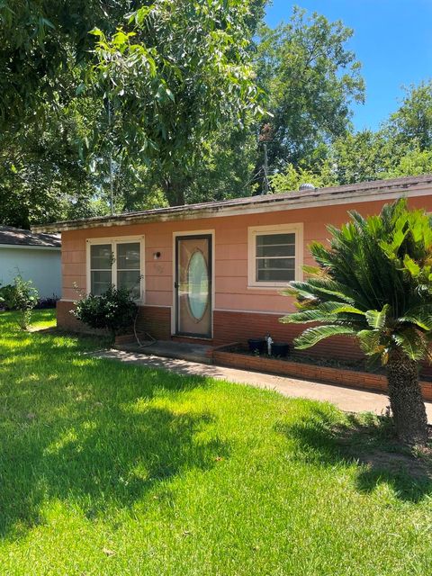 Photo of 502 Breezy Lane, Wharton, TX 77488 (MLS # 67016554)