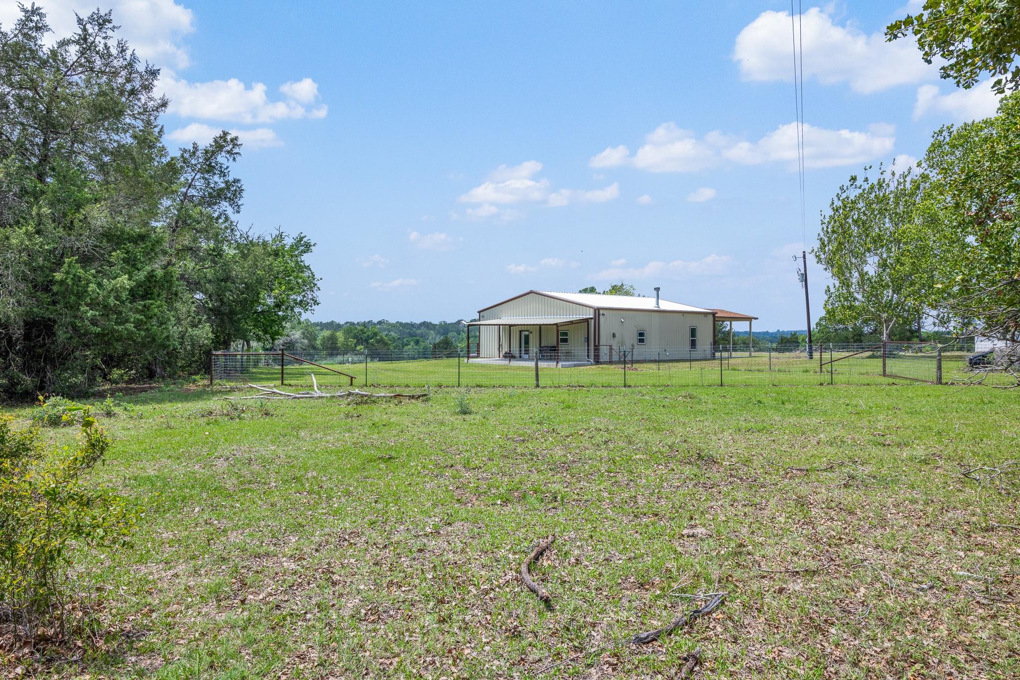 1371 Private Road 2051