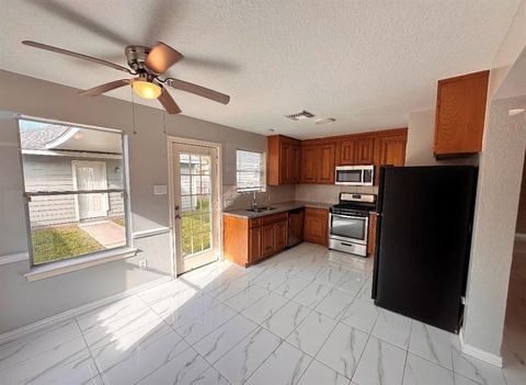 Tiny photo for 222 Henrietta Street, Webster, TX 77598 (MLS # 56170638)