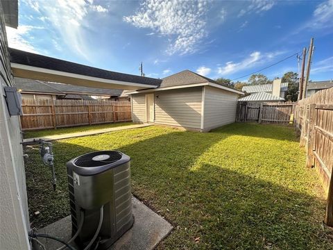 Tiny photo for 222 Henrietta Street, Webster, TX 77598 (MLS # 56170638)