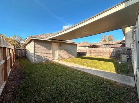 Tiny photo for 222 Henrietta Street, Webster, TX 77598 (MLS # 56170638)