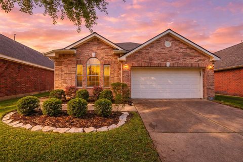 Photo of 5306 Thorngate Court, Katy, TX 77494 (MLS # 43101918)
