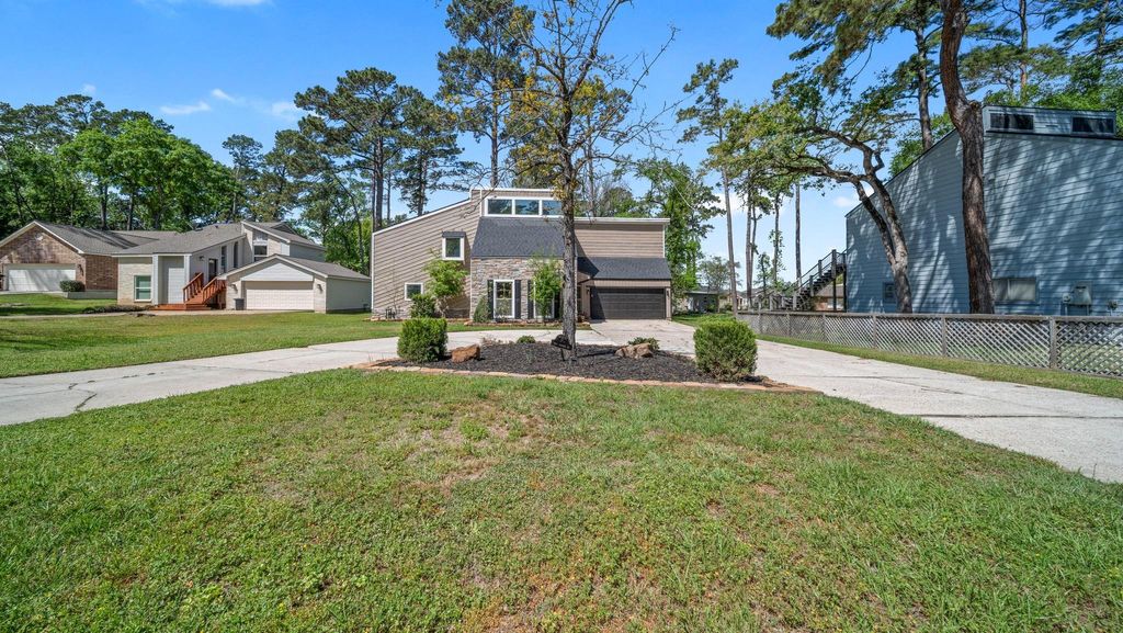 Photo of 15211 Jamaica Drive, Willis, TX 77318 (MLS # 55831641)