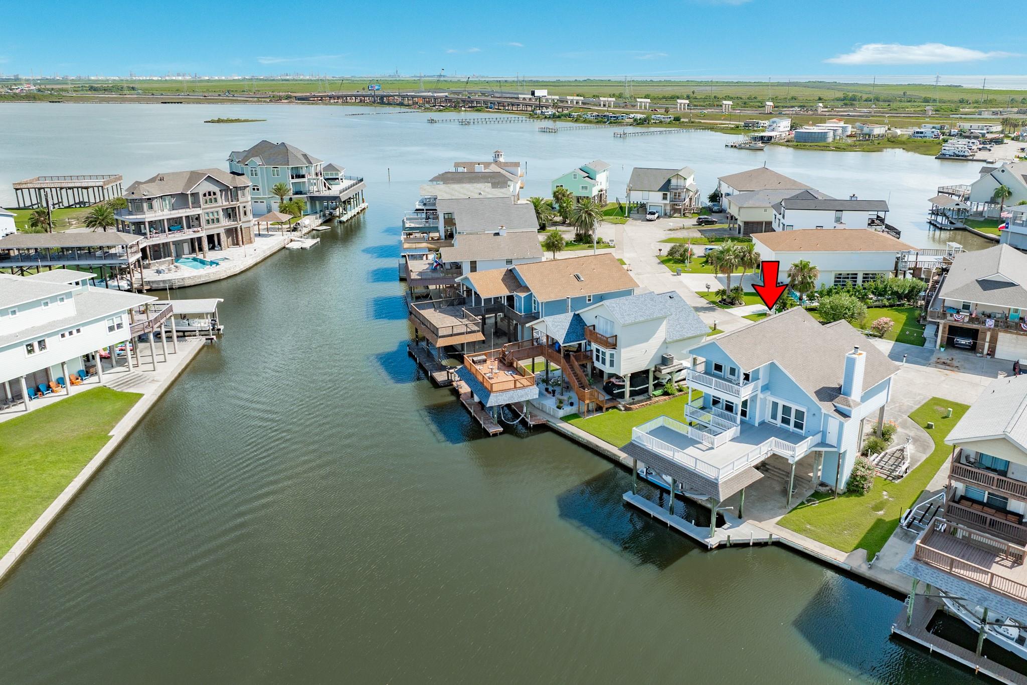 325 Admiral Circle