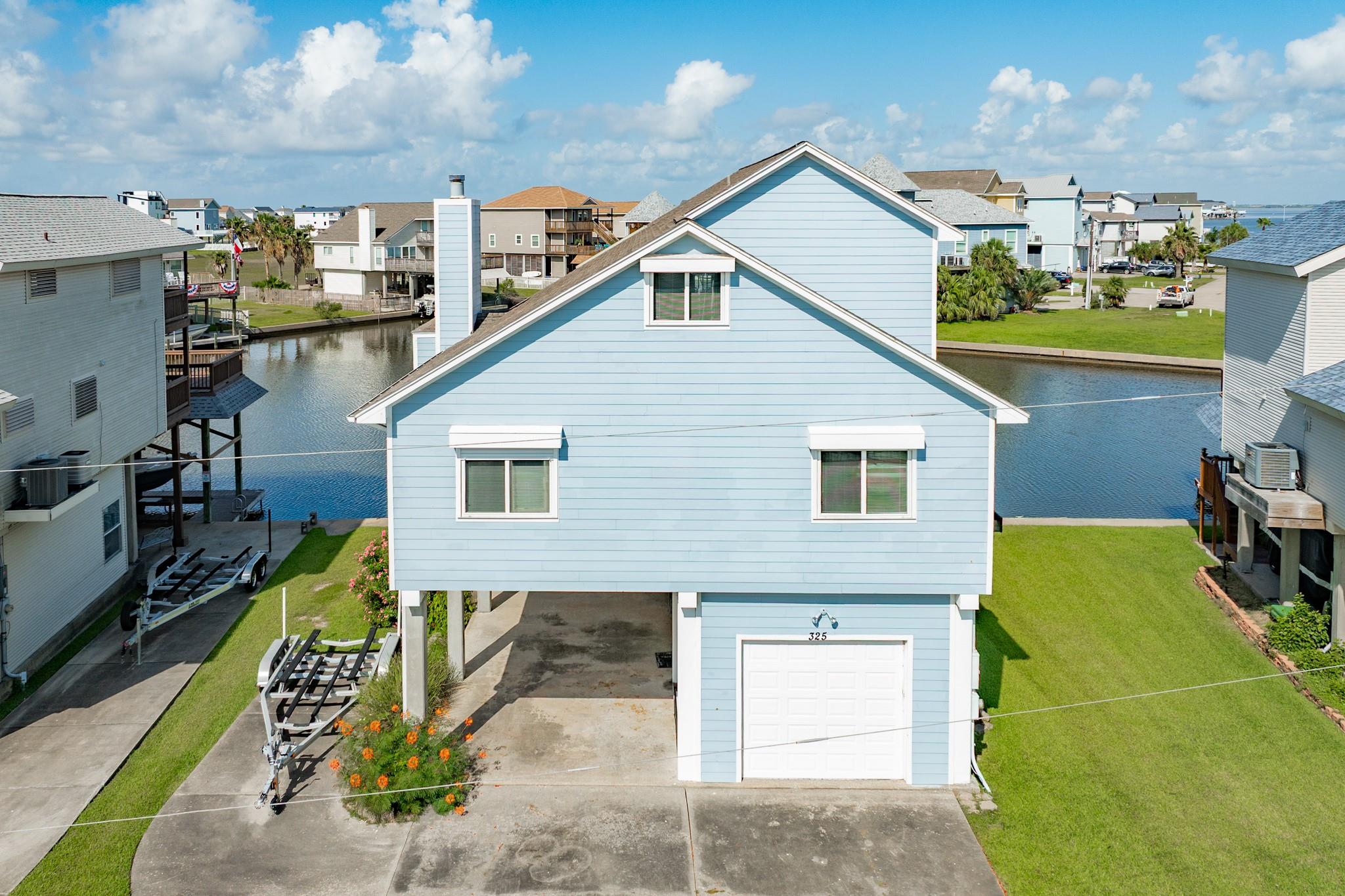 325 Admiral Circle