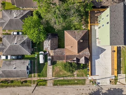 Photo of 3316 Reeves Street, Houston, TX 77004 (MLS # 64718722)