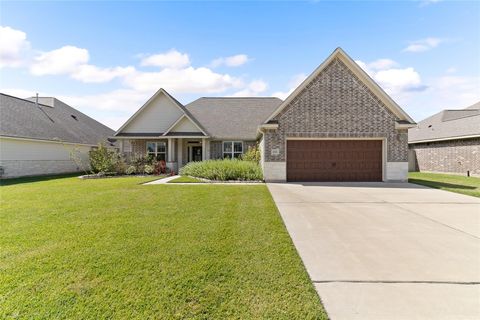 Photo of 111 Sundrop Lane, Lake Jackson, TX 77566 (MLS # 14898460)