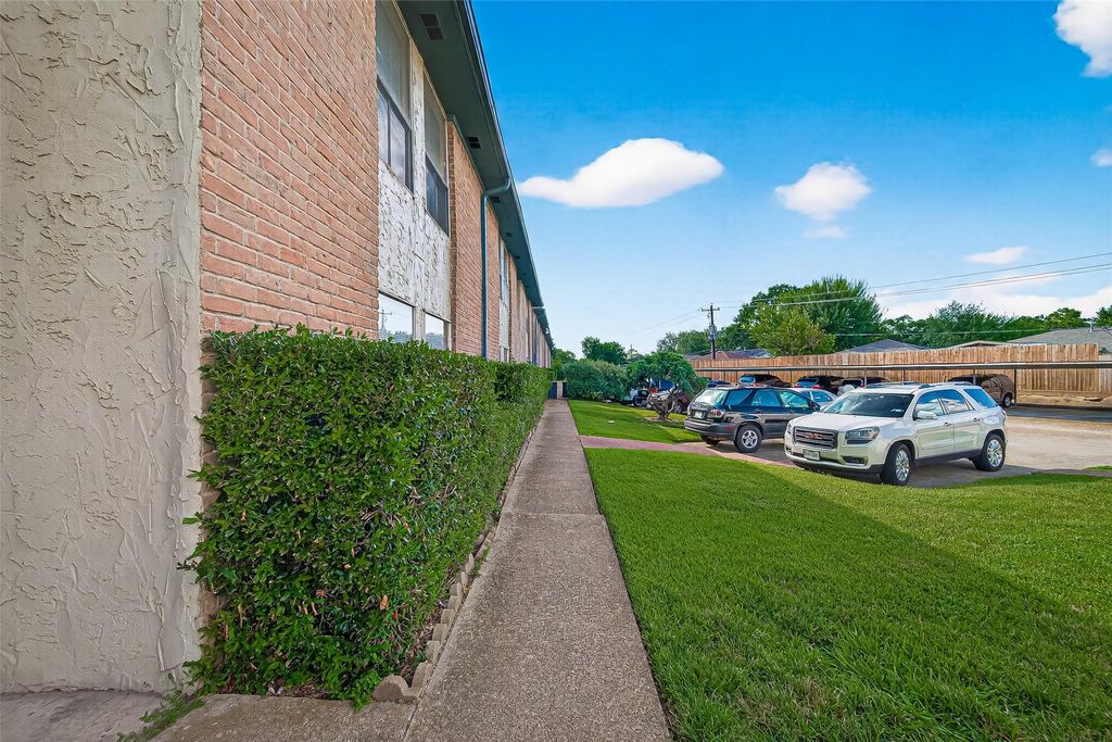 Photo of 8360 Jorine Drive #8360, Houston, TX 77036 (MLS # 18779330)