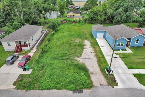 Vacant Land For Sale - 3306 Caplin Street<br/> Houston, TX 77026