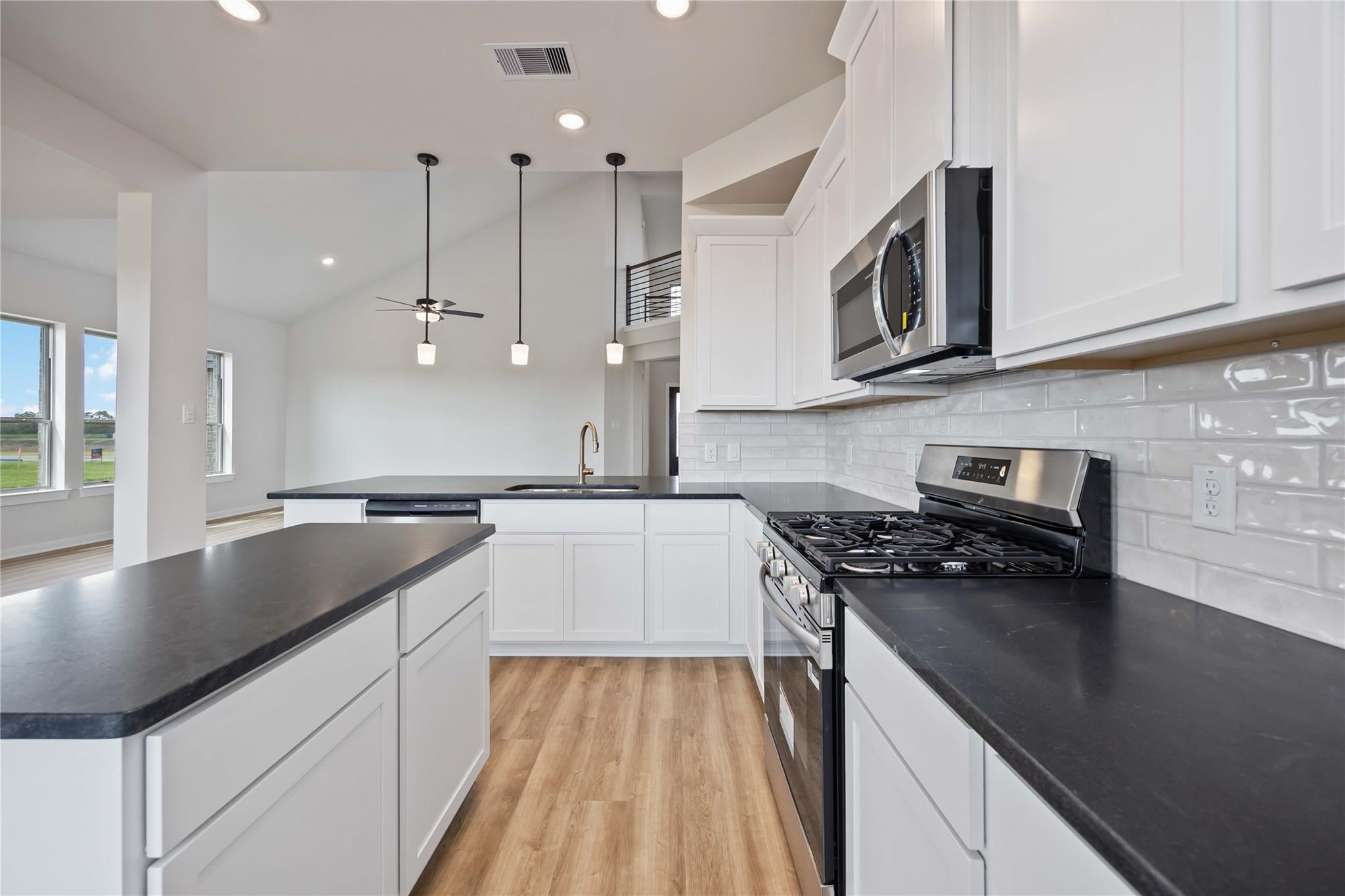 6711 Pelican Lane