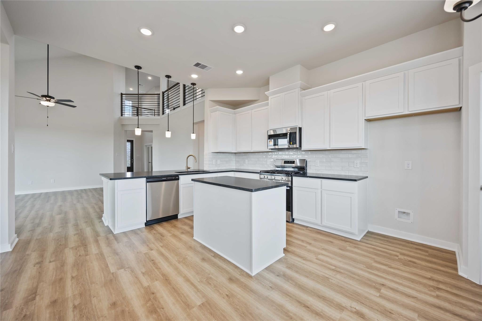 6711 Pelican Lane