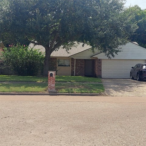 Photo of 15362 Mcconn Street, Houston, TX 77598 (MLS # 82472718)