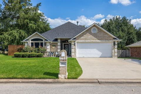 Photo of 814 Woodson Drive Dr, Caldwell, TX 77836 (MLS # 61460010)