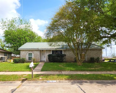Photo of 3315 Ashwyne Court, La Porte, TX 77571 (MLS # 63007879)