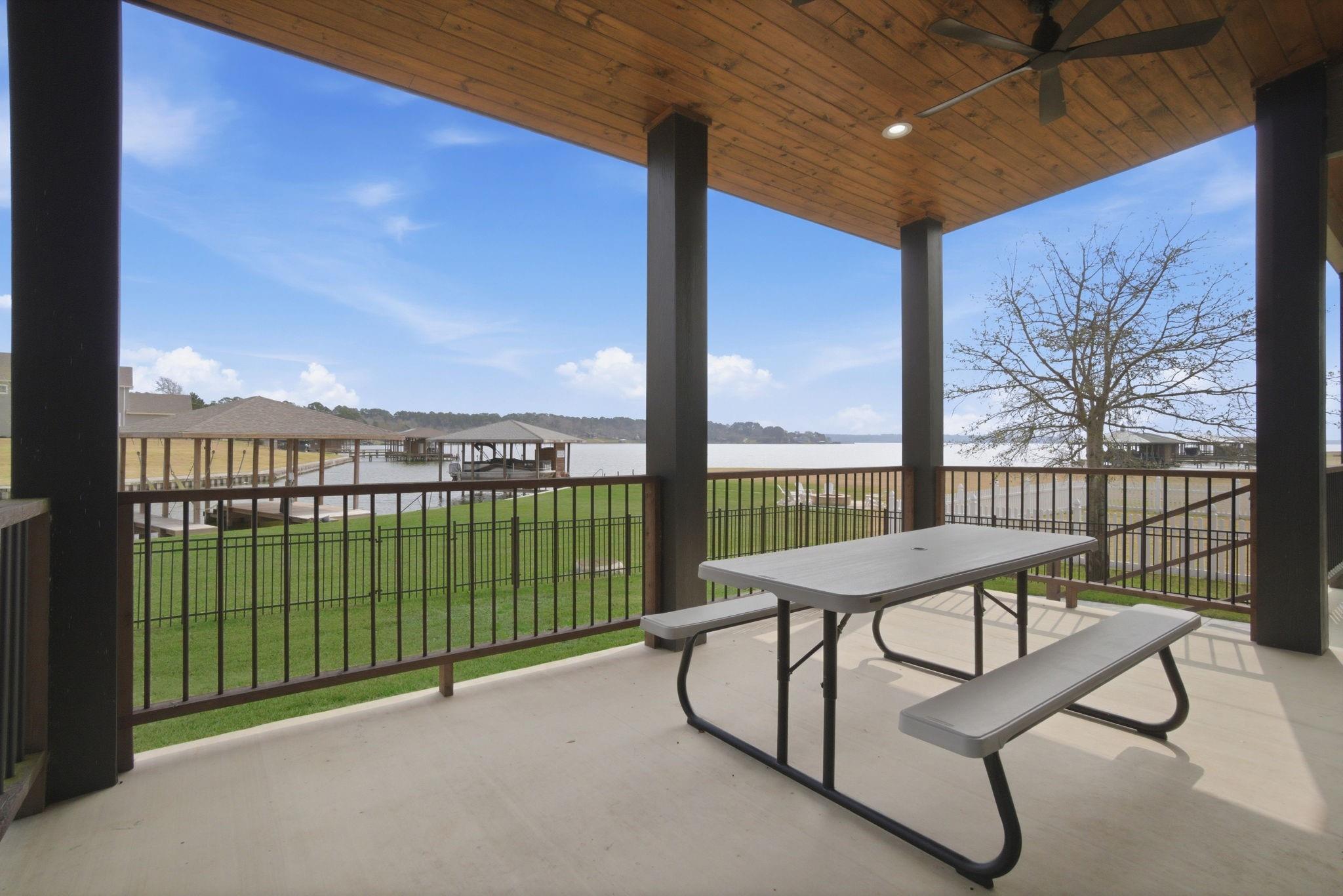 255 Peninsula Drive