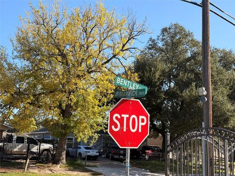 Tiny photo for 3048 Briarwick Lane, Houston, TX 77093 (MLS # 79095147)