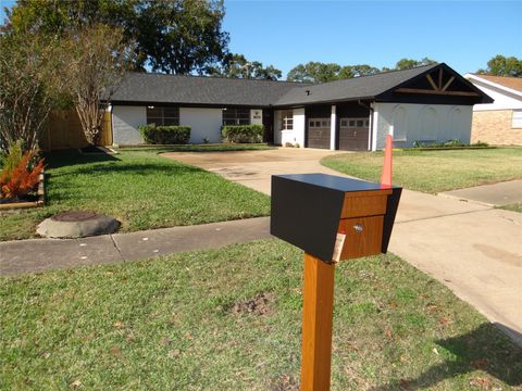 Photo of 2310 Woodwind Way, League City, TX 77573 (MLS # 9785061)