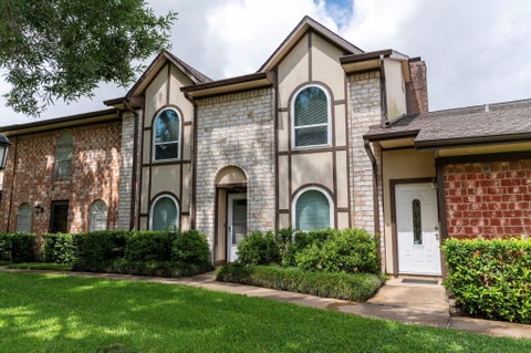 Townhouse For Sale - 11560 S Kirkwood Road<br/> Houston, TX 77477