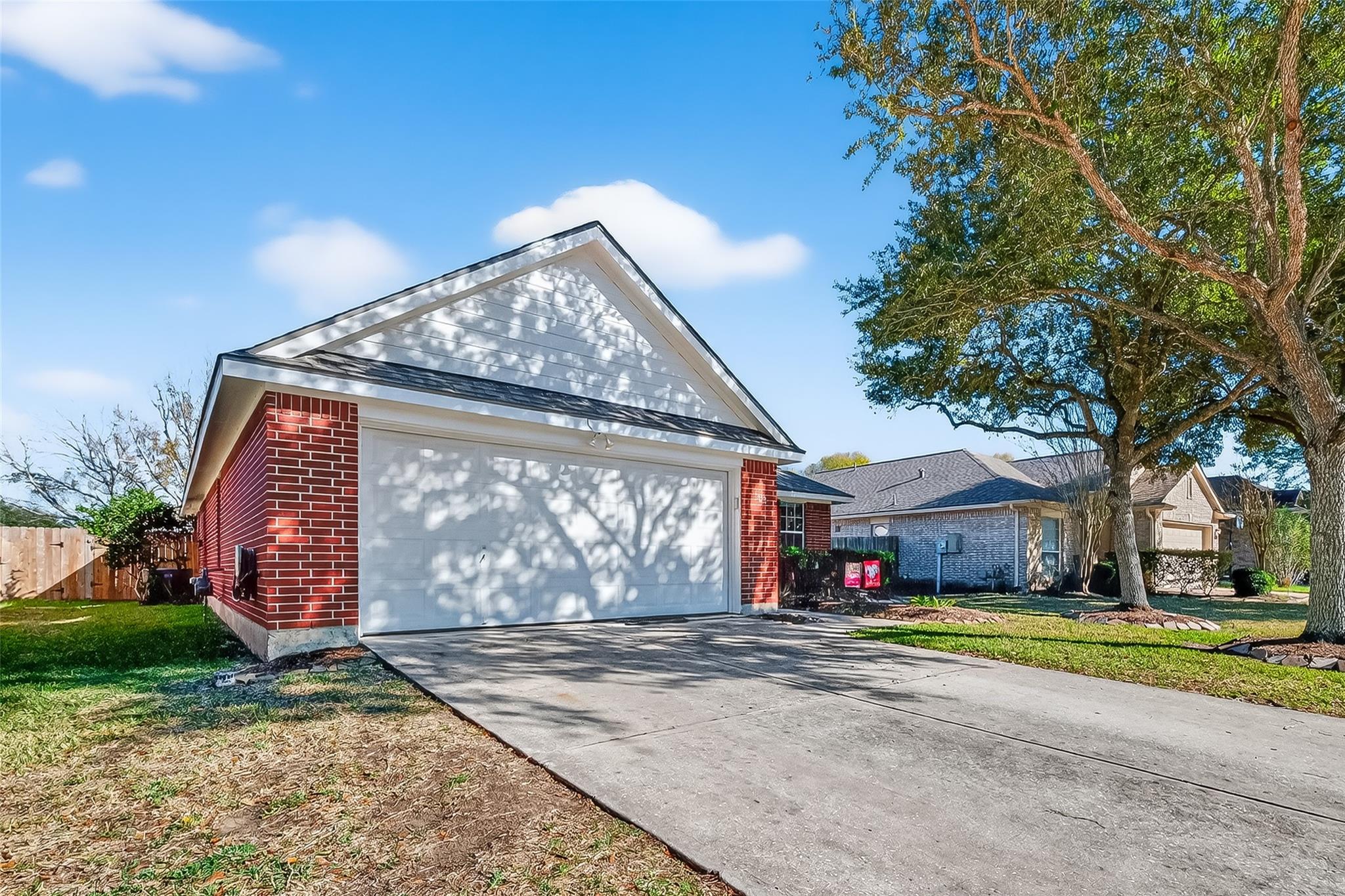 383 Livingstone Lane