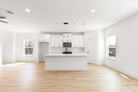 Photo of 4114 Castor Street #B, Houston, TX 77022 (MLS # 76608285)